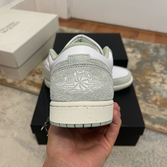 NIB Men’s Sz 10 (Euro Sz 44) Air Jordan 1 Low SE Sneakers In White/Sea-foam Sail - Picture 15 of 16